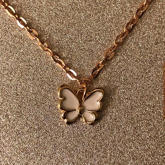 Adorable Butterfly Necklace - Picture 1 of 1